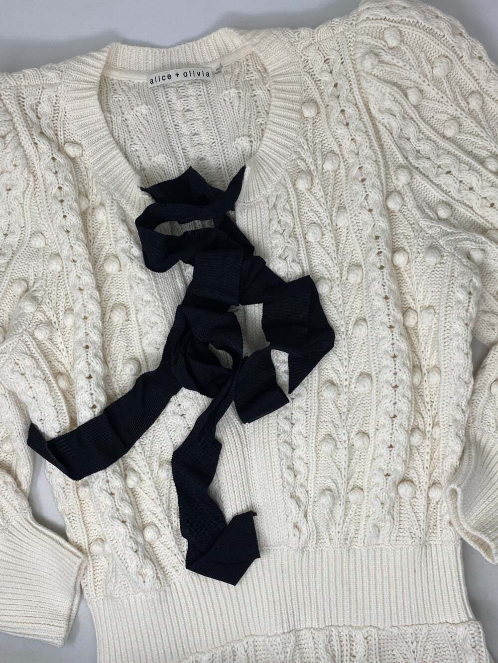 Alice and Olivia Kitty Bow Front Sweater White Dress Large - Picture 7 of 12